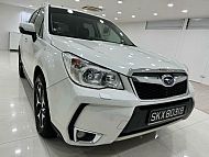 Subaru Forester 2.0XT Turbo 4WD Sunroof 2015 White Rear Entertainment