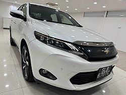 Toyota Harrier Premium 2.0 Sunroof 2016 White Rear Entertainment