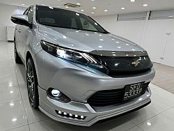 Toyota Harrier 2.0 BodyKit Sunroof Rear Entertaiment Silver 2015