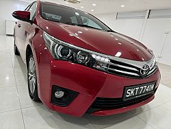 Toyota Corolla Altis 1.6L CVT Elegance LED Keyless Red 2015