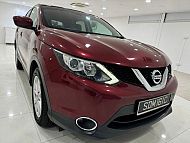 Nissan Qashqai 1.2 DIG-T CVT Revcam 2015 Rear Entertainment Red