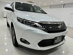 Toyota Harrier Premium 2.0 Sunroof 2015 White Rear Entertainment