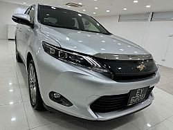 Toyota Harrier Premium 2.0 Sunroof 2016 Rear Entertainment Silver