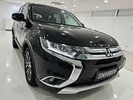 Mitsubishi Outlander 2.4 CVT Sunroof Facelift 2015 Black Rear Entertainment