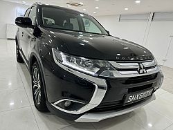 Mitsubishi Outlander 2.4 CVT Sunroof Facelift 2015 Black Rear Entertainment