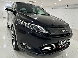 Toyota Harrier Premium 2.0 Sunroof 2015 Rear Entertainment Black