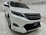 Toyota Harrier 2.0 Sunroof 2016 White Rear Entertainment BodyKit