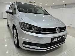 Volkswagen Touran 1.4 TSI AT 2016 Silver 7 Seater