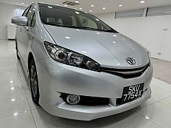 Toyota Wish 1.8 CVT Elegance 2015 Silver Push Start