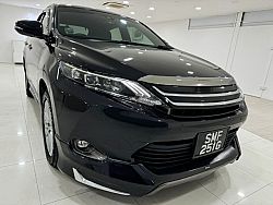 Toyota Harrier Premium 2.0 Sunroof 2015 Rear Entertainment Black Bodykit