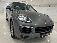 Porsche Cayenne Diesel E2-II TIP E6 4WD Grey Rear Entertainment