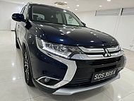 Mitsubishi Outlander 2.4 CVT 4WD Sunroof Facelift 2015 Blue Rear Entertainment 