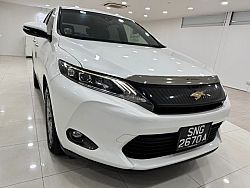 Toyota Harrier Premium 2.0 Sunroof 2015 Rear Entertainment White