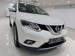 Nissan X-TRAIL 2.0 CVT ABS 4WD Sunroof 2016 White Rear Entertainment