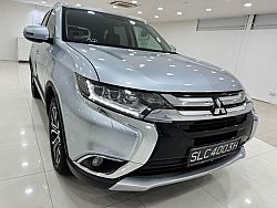 Mitsubishi Outlander 2.4 CVT 4WD Sunroof Facelift 2016 Silver