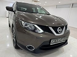 Nissan Qashqai 2.0 CVT Sunroof 2015 Brown Rear Entertainment