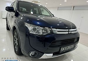 Mitsubishi Outlander 2.4 CVT Sunroof 2015 Blue Rear Entertainment