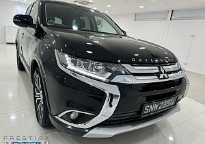 Mitsubishi Outlander 2.4 CVT Sunroof 2015 Black Facelift Rear Entertainment Android