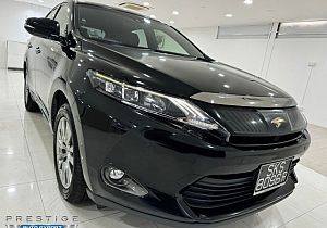 Toyota Harrier Premium 2.0 Sunroof 2015 Rear Entertainment Black