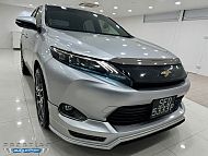 Toyota Harrier 2.0 BodyKit Sunroof Rear Entertaiment Silver 2015