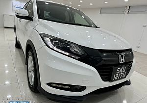Honda Vezel 1.5X Auto 2015 White Pushstart Revcam