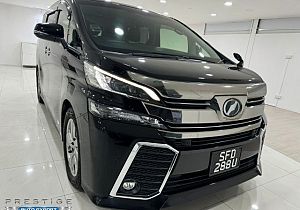 Toyota Vellfire 2.5 Z G Edition 2015 Black BodyKit Pilot Seat
