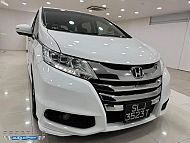 Honda Odyssey 2.4 EXV-S CVT Sunroof 2016 White Rear Entertainment